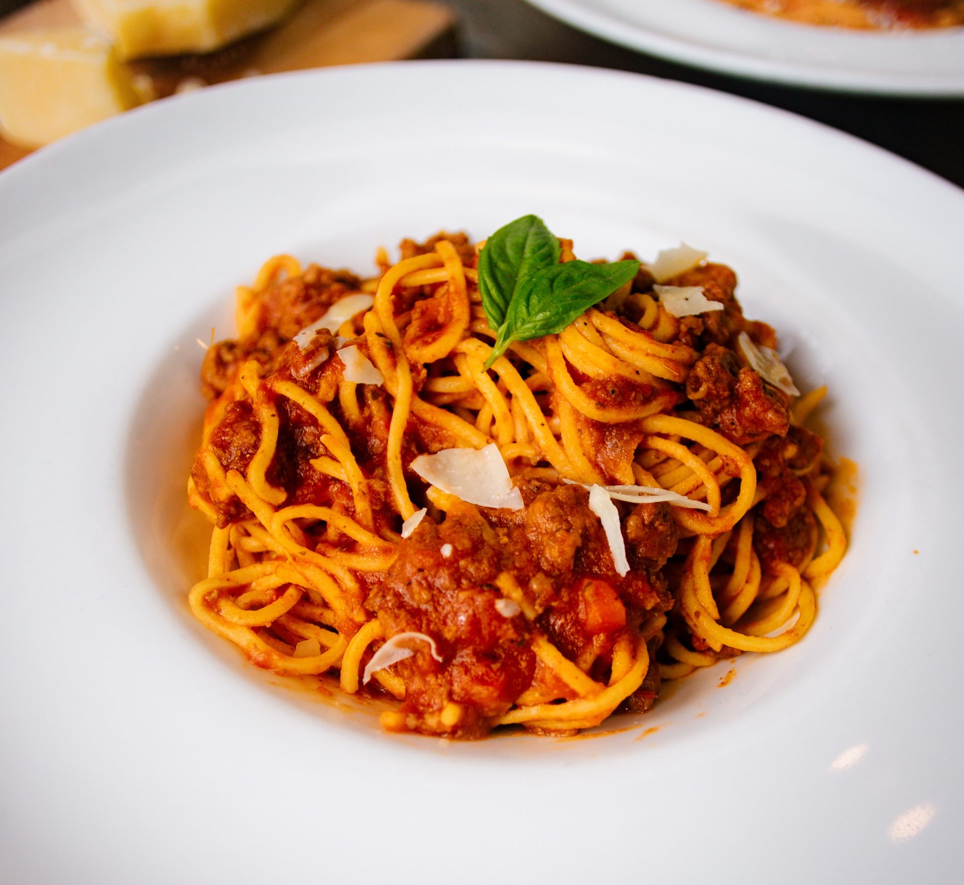 Spaghetti Bolognese – TATORE Ristorante Italiano